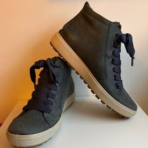 Ecco Teal Soft 7 Tred Gore-Tex Ankle Zip Boots Booties Shoes Sneakers
Size 9